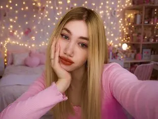 Jasmin shows DaniellaPick