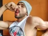 Pussy shows MauricioTrejos